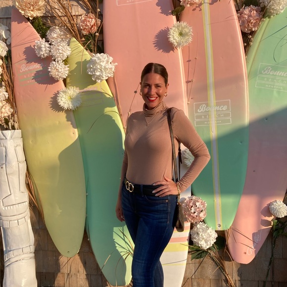 Express BUILT-IN MASK MOCK NECK TEE - Picture 2 of 3